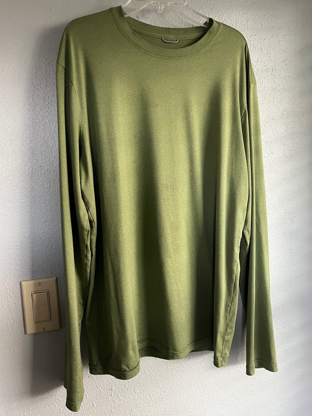 REI Olive Green Long Sleeve Sweat Wicking Crew Tee Men’s M for Hiking Running